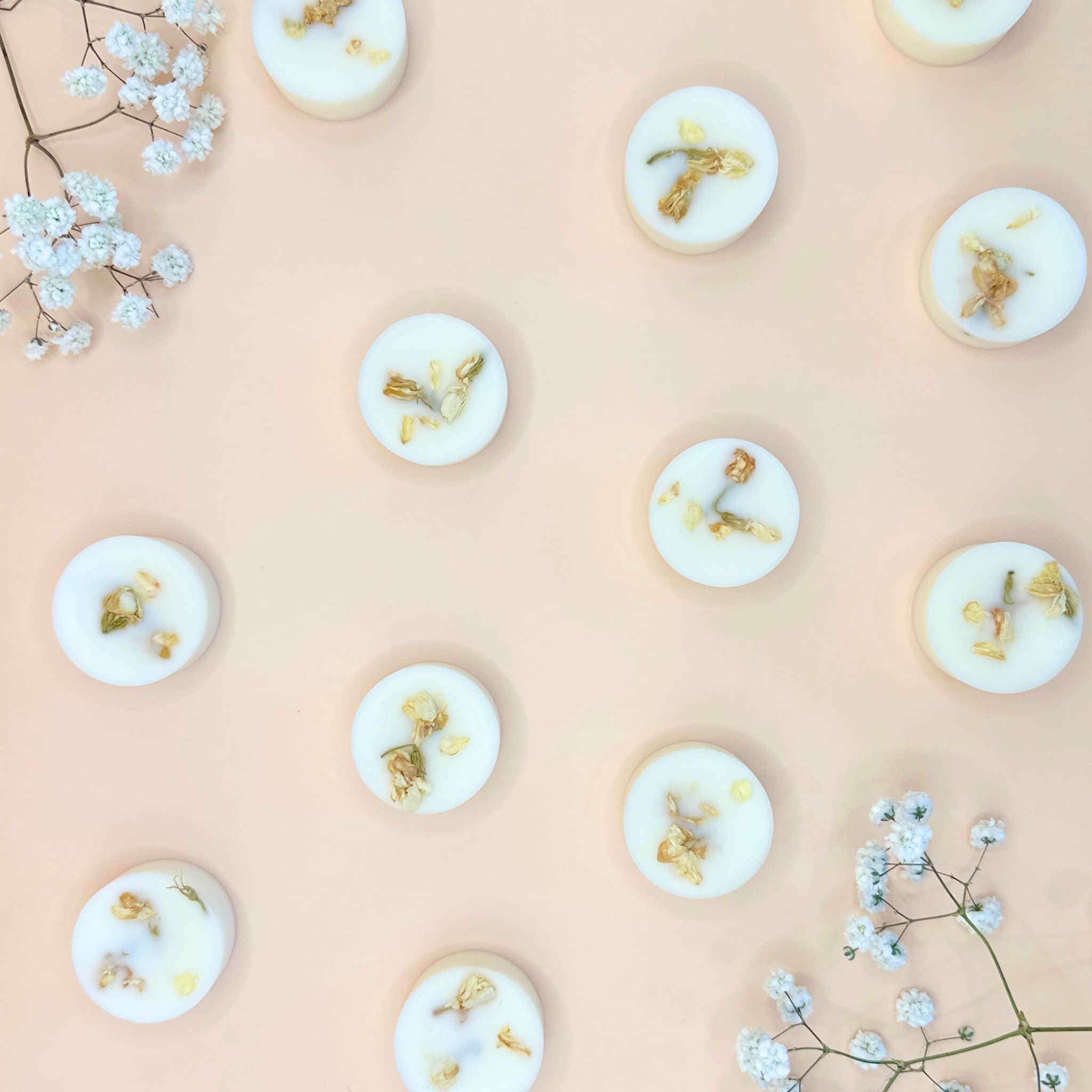 Jasmine and Musk wax melts with dried jasmine - flat lay