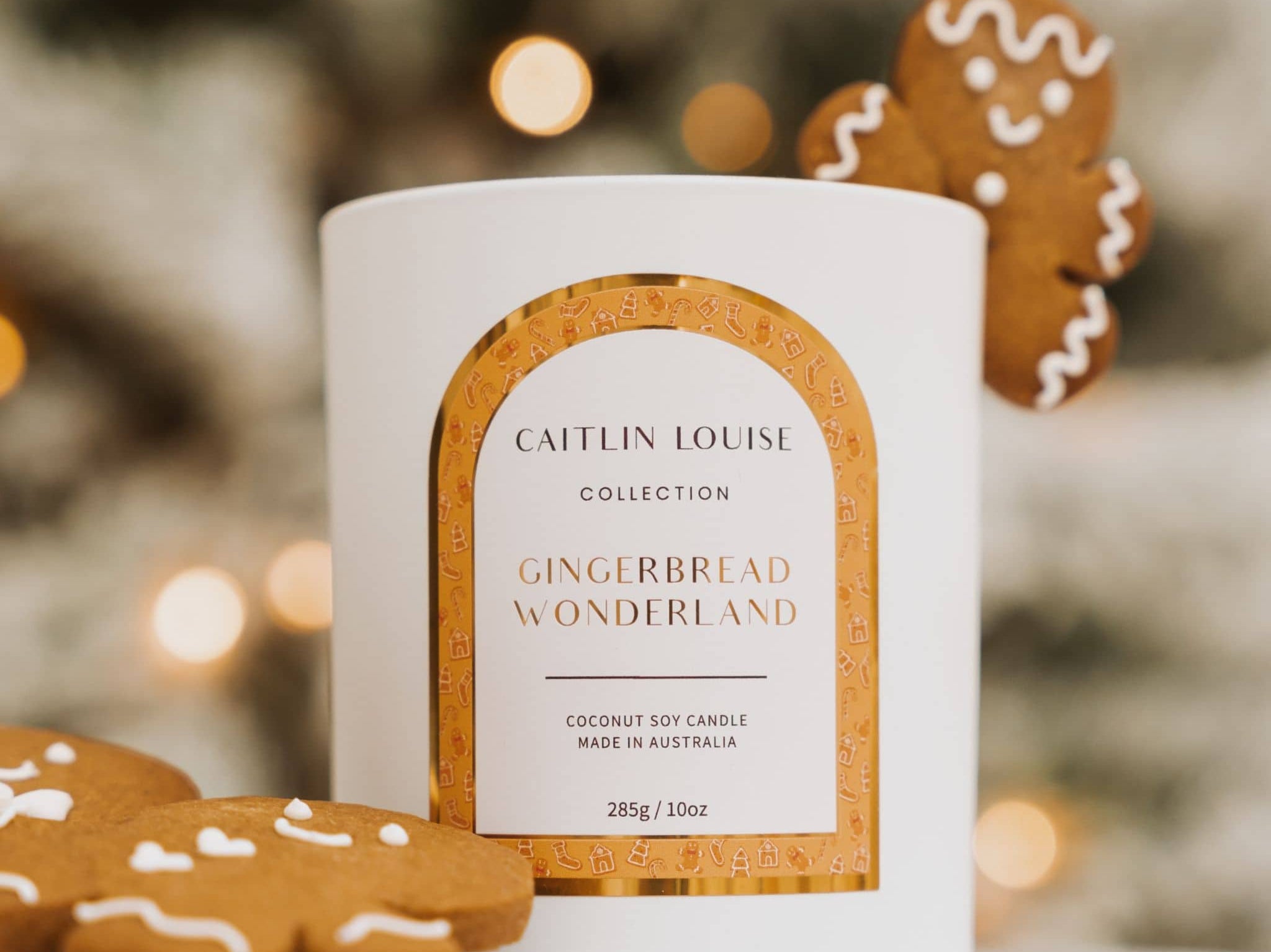 Caitlin Louise Collection Christmas Candle - Gingerbread Wonderland - on stand - gingerbread cookie on rim of candle